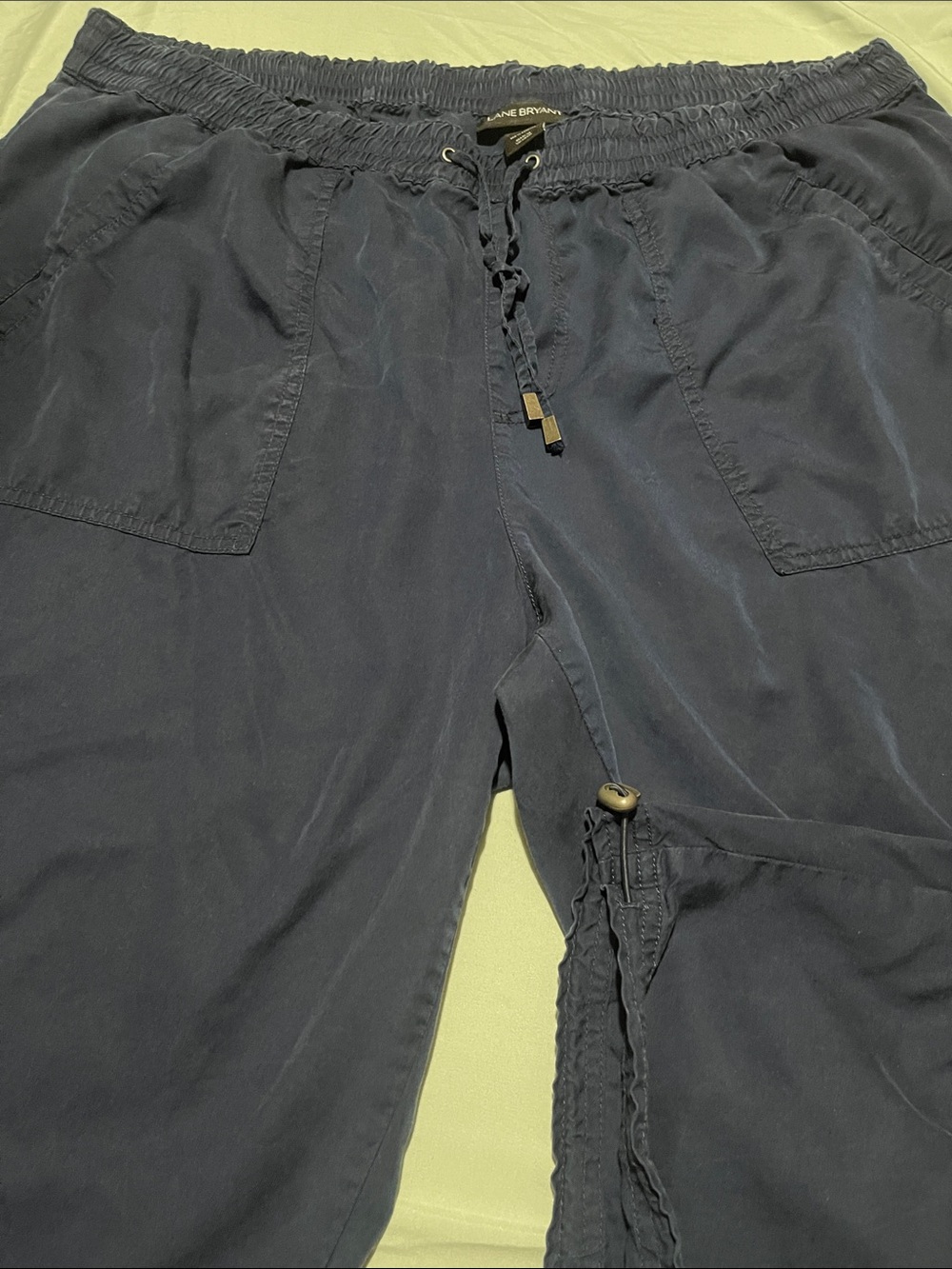 Women’s Lane Bryant dark blue capri with a cargo pocket